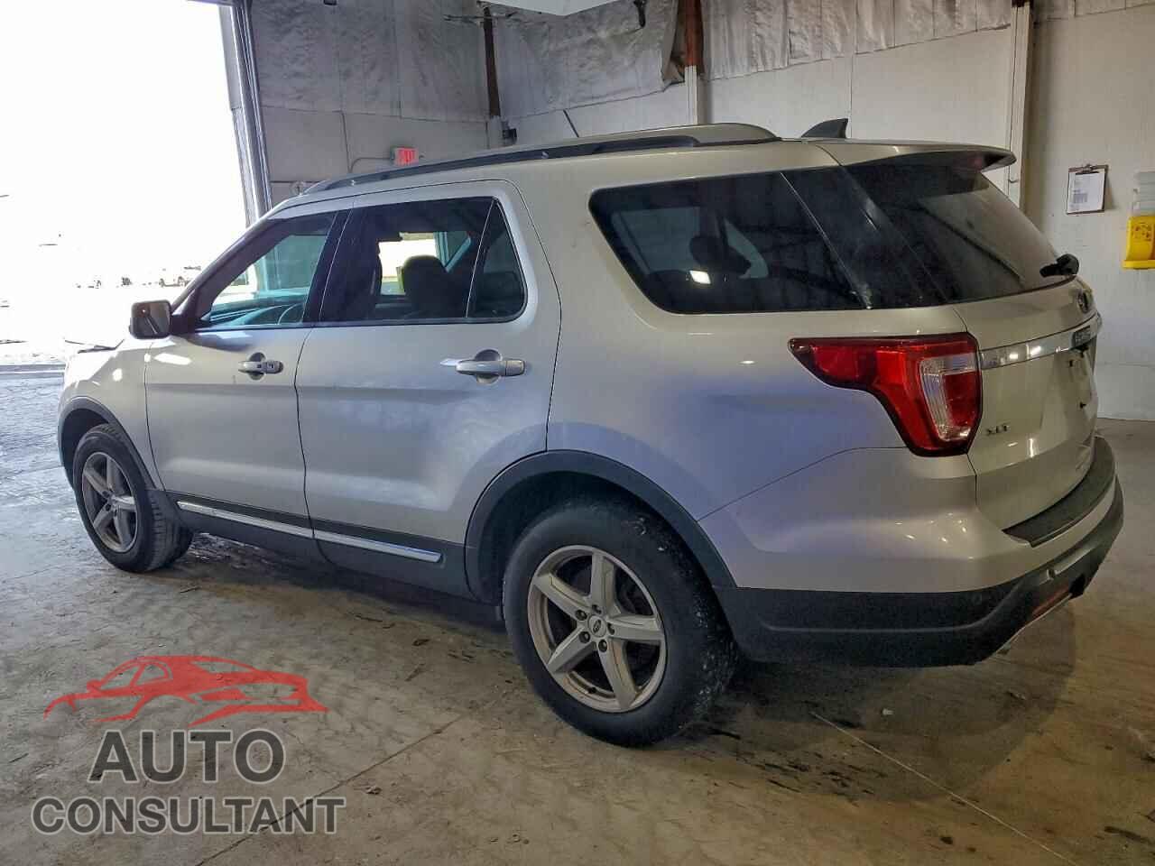 FORD EXPLORER 2018 - 1FM5K7D80JGA63421