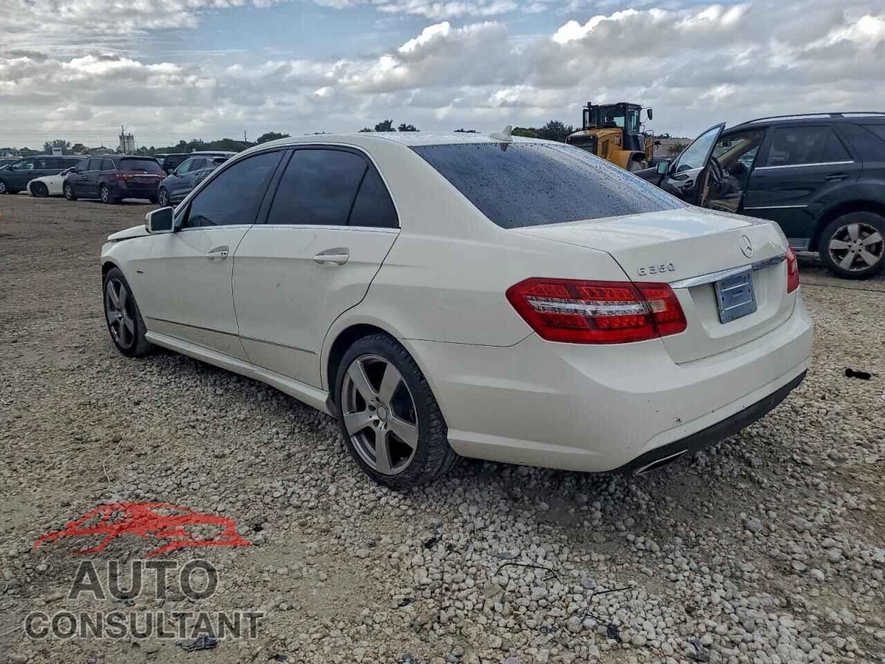 MERCEDES-BENZ E-CLASS 2012 - WDDHF5KB0CA588466