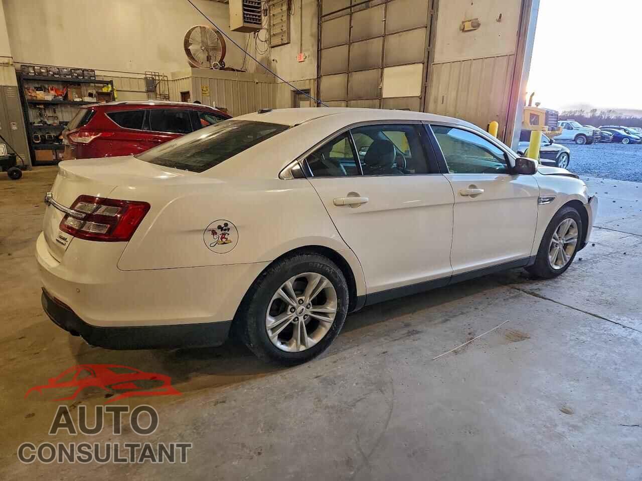 FORD TAURUS 2015 - 1FAHP2E82FG193802
