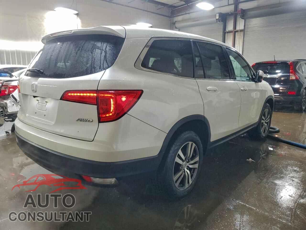 HONDA PILOT 2017 - 5FNYF6H65HB022862