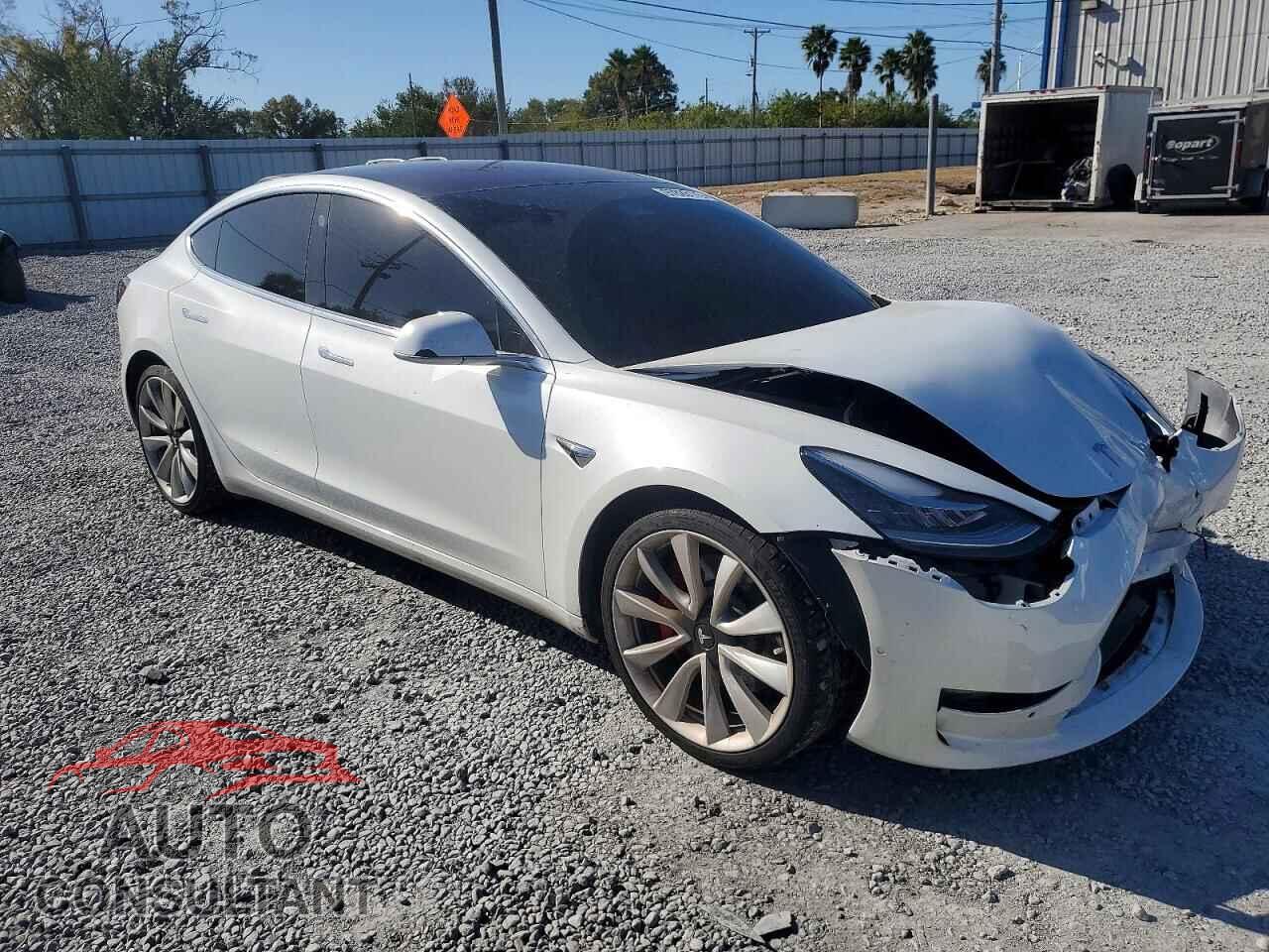 TESLA MODEL 3 2018 - 5YJ3E1EB3JF074529