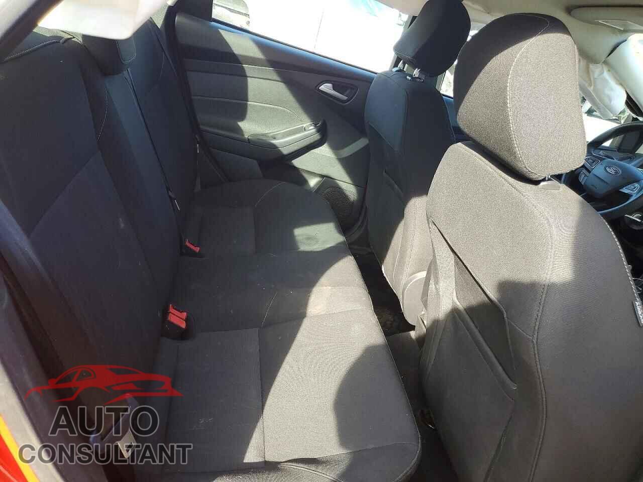 FORD FOCUS 2017 - 1FADP3F20HL276279
