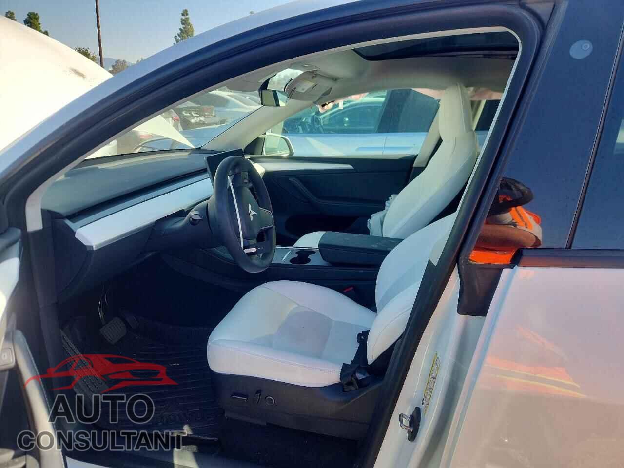 TESLA MODEL Y 2023 - 7SAYGDEE2PF621085