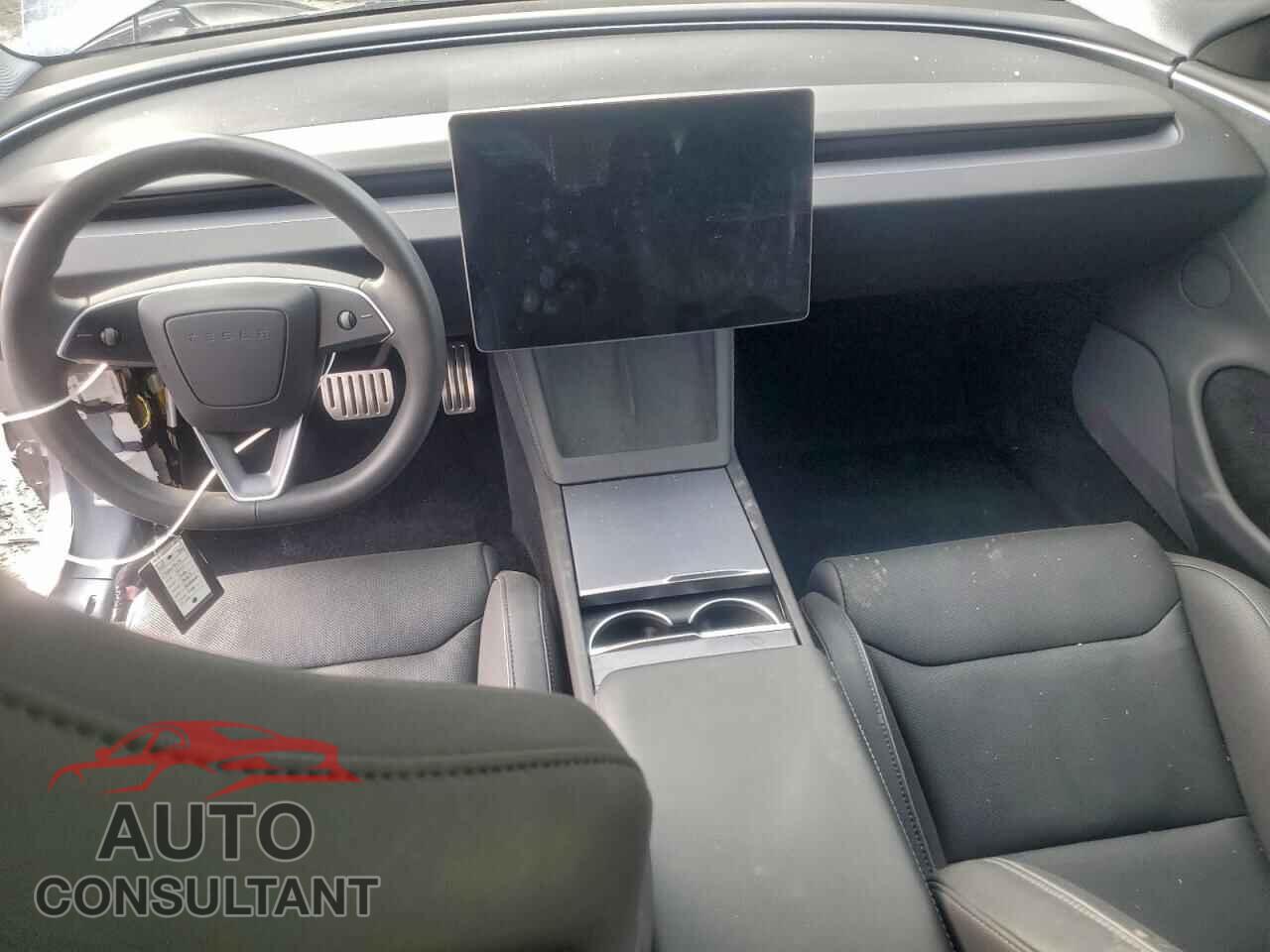 TESLA MODEL 3 2025 - 5YJ3E1ET8SF940512