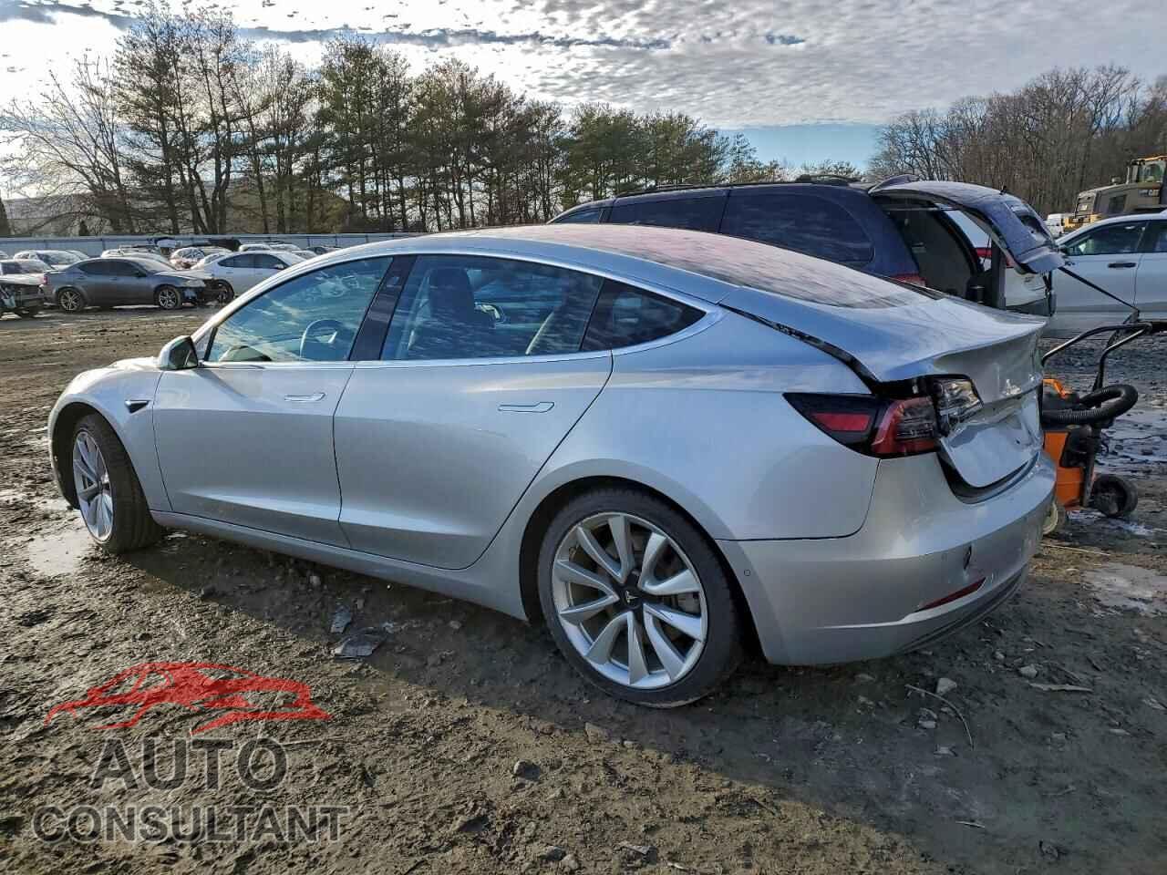 TESLA MODEL 3 2018 - 5YJ3E1EA8JF015225