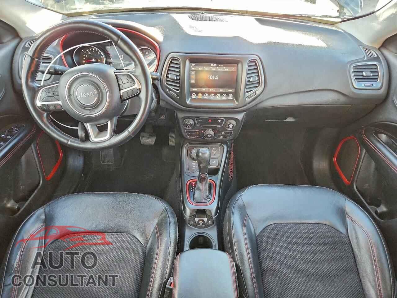JEEP COMPASS 2018 - 3C4NJDDB6JT437365