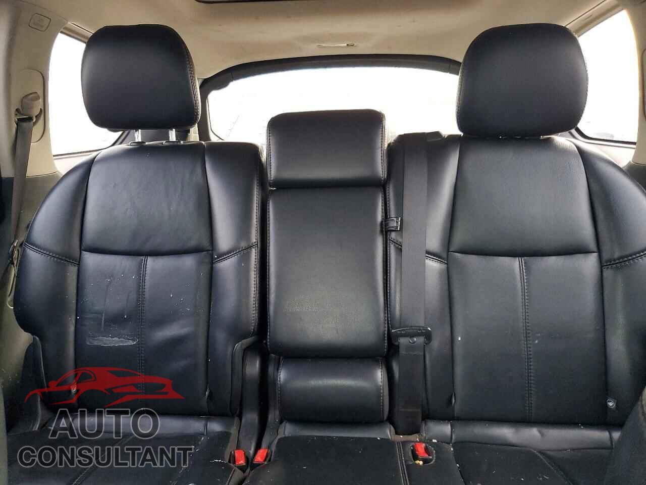 NISSAN PATHFINDER 2017 - 5N1DR2MM2HC632956