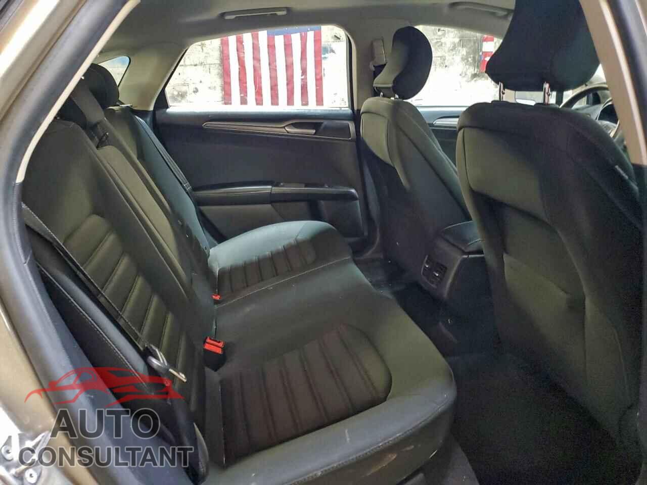 FORD FUSION 2019 - 3FA6P0LU2KR102705