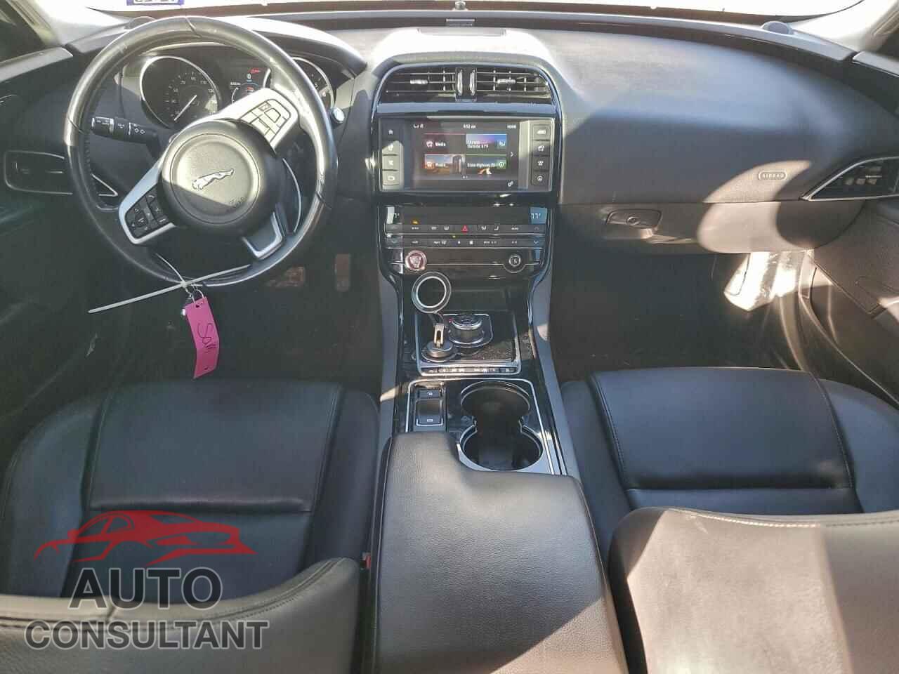 JAGUAR XE 2017 - SAJAJ4BVXHCP10617