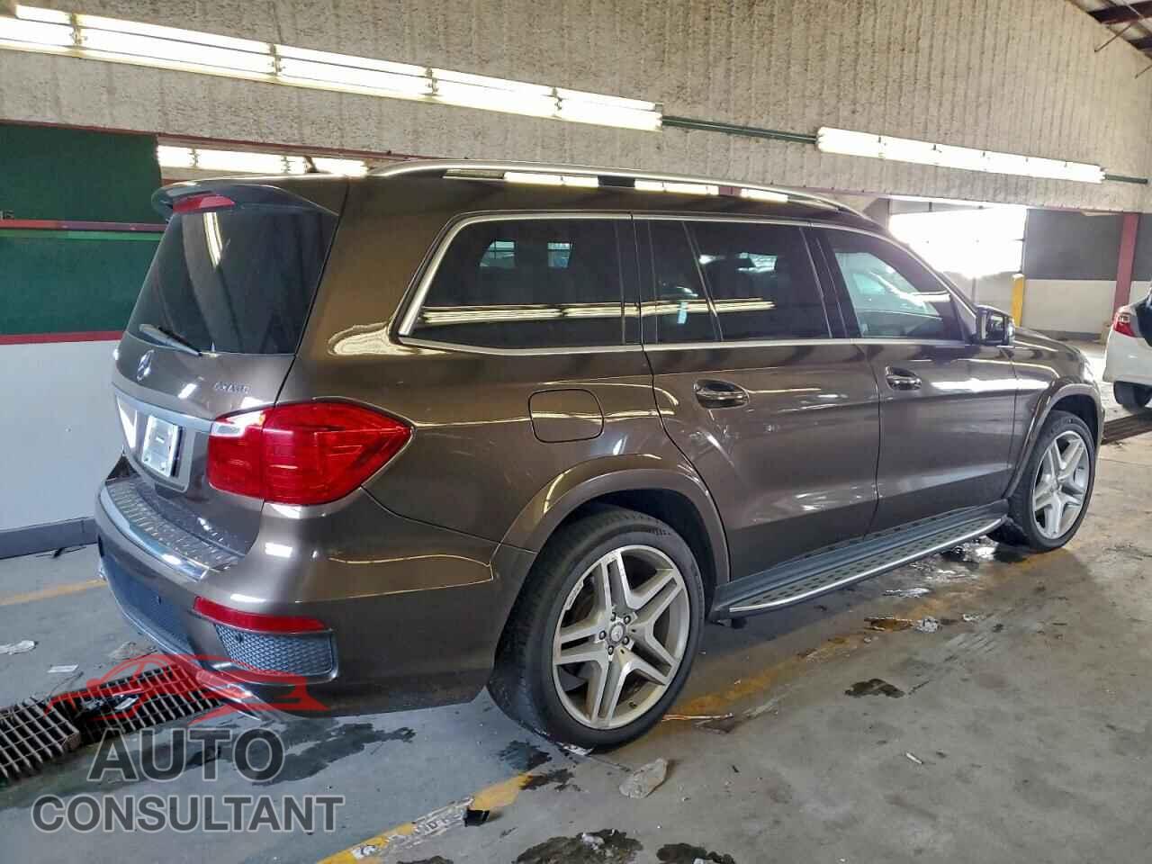 MERCEDES-BENZ GL-CLASS 2015 - 4JGDF7DEXFA502995