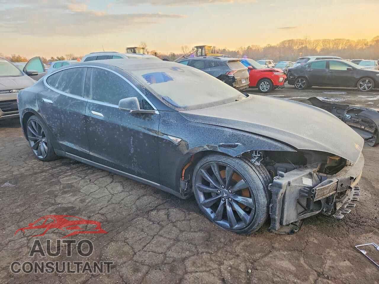 TESLA MODEL S 2015 - 5YJSA1E28FF109905