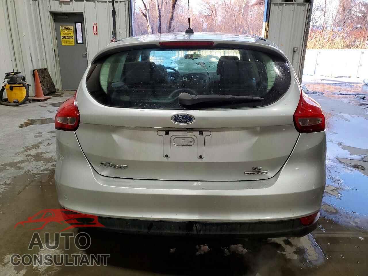 FORD FOCUS 2016 - 1FADP3K27GL338443