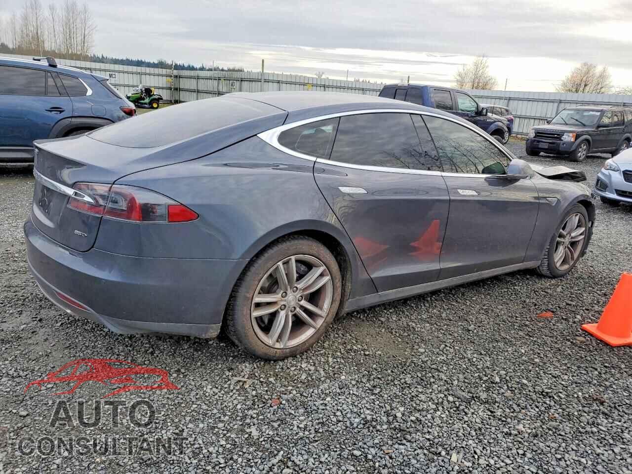 TESLA MODEL S 2015 - 5YJSA1E2XFF118153