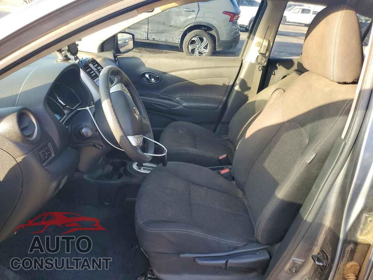 NISSAN VERSA 2019 - 3N1CN7AP3KL815739
