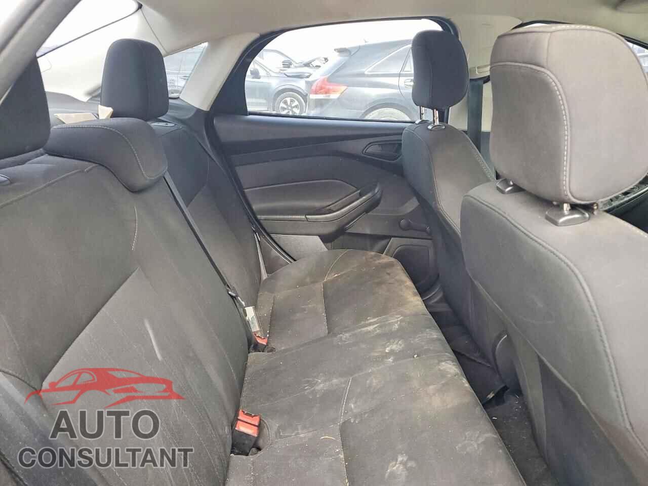 FORD FOCUS 2018 - 1FADP3E21JL259675