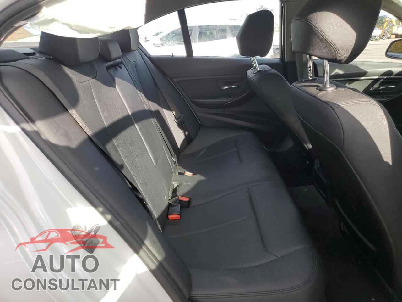 BMW 3 SERIES 2017 - WBA8E5G31HNU44419