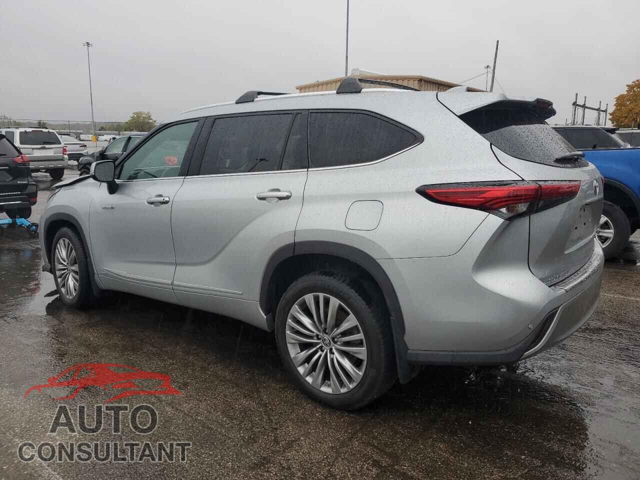 TOYOTA HIGHLANDER 2021 - 5TDEBRCH8MS028654