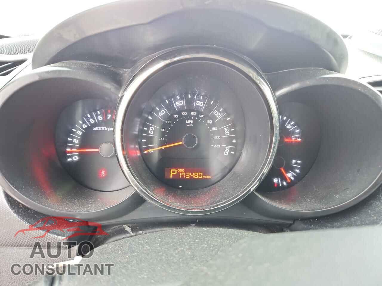 KIA SOUL 2011 - KNDJT2A28B7724357
