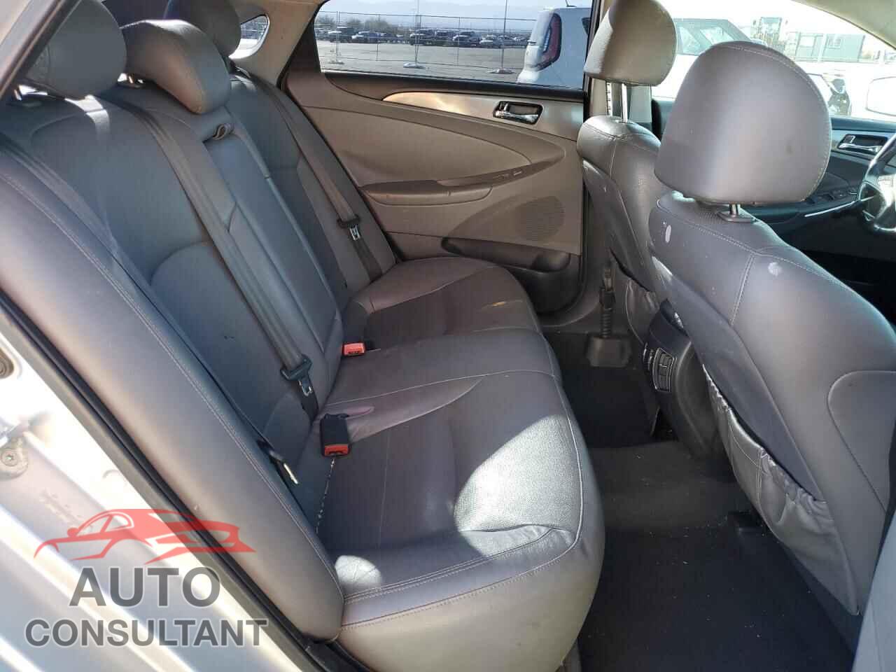 HYUNDAI SONATA 2012 - KMHEC4A46CA045248
