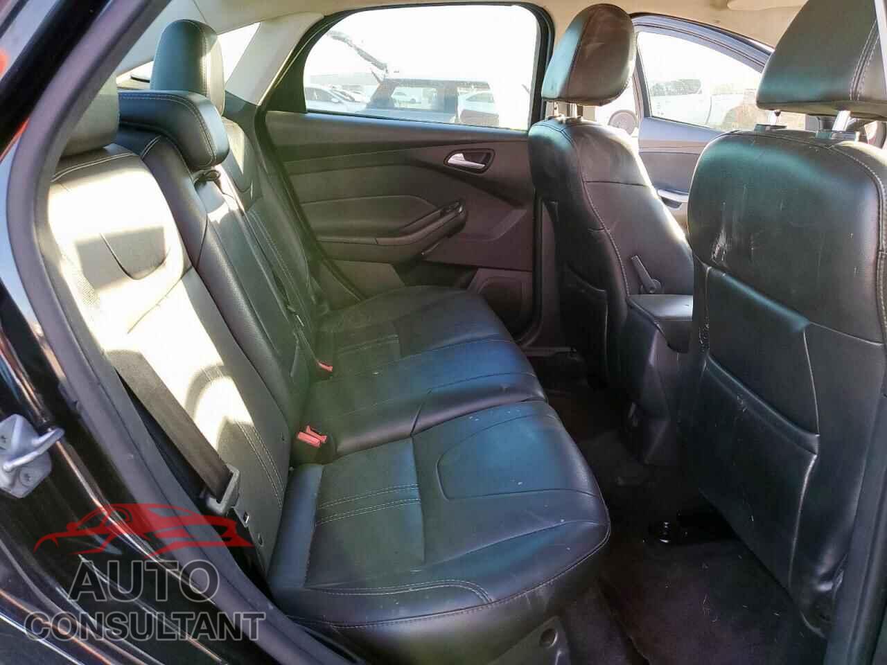 FORD FOCUS 2014 - 1FADP3F21EL123213