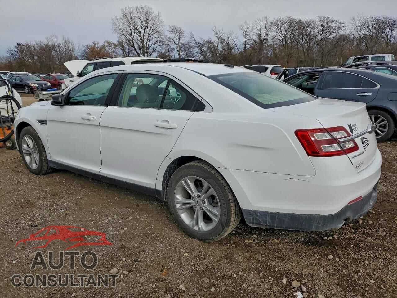 FORD TAURUS 2017 - 1FAHP2D88HG142857