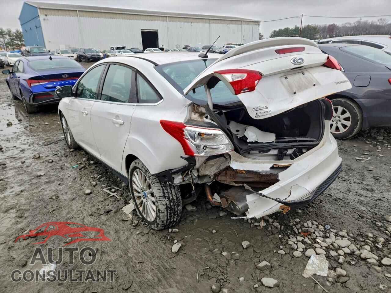 FORD FOCUS 2012 - 1FAHP3J28CL187366