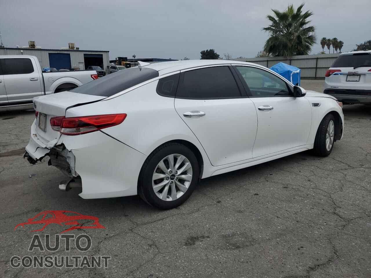 KIA OPTIMA 2018 - 5XXGT4L30JG257453