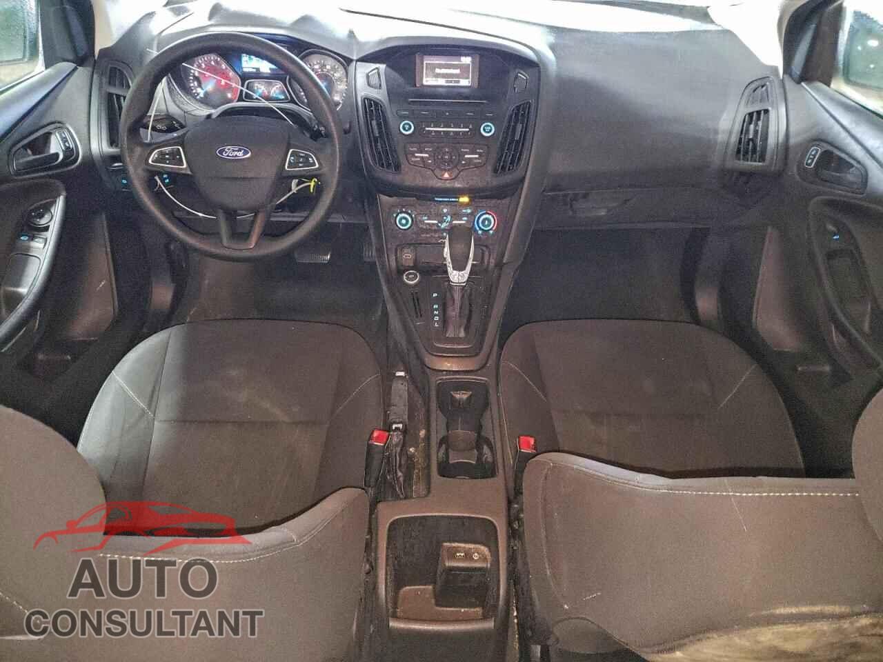 FORD FOCUS 2015 - 1FADP3E24FL308357