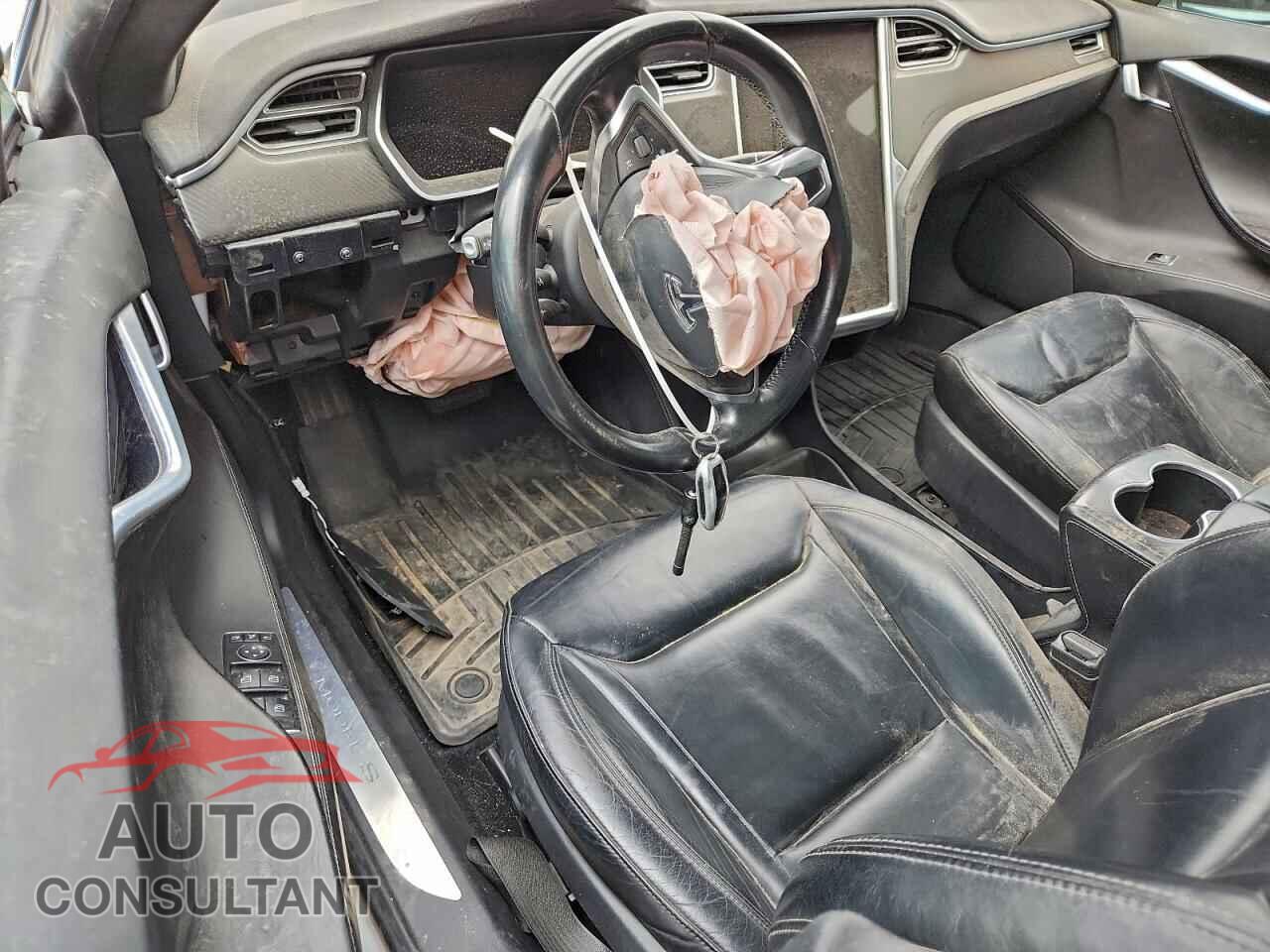 TESLA MODEL S 2015 - 5YJSA1E26FF111152
