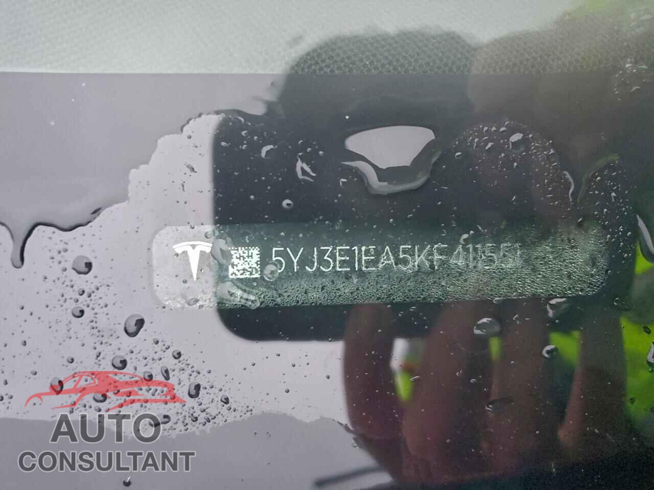 TESLA MODEL 3 2019 - 5YJ3E1EA5KF411551
