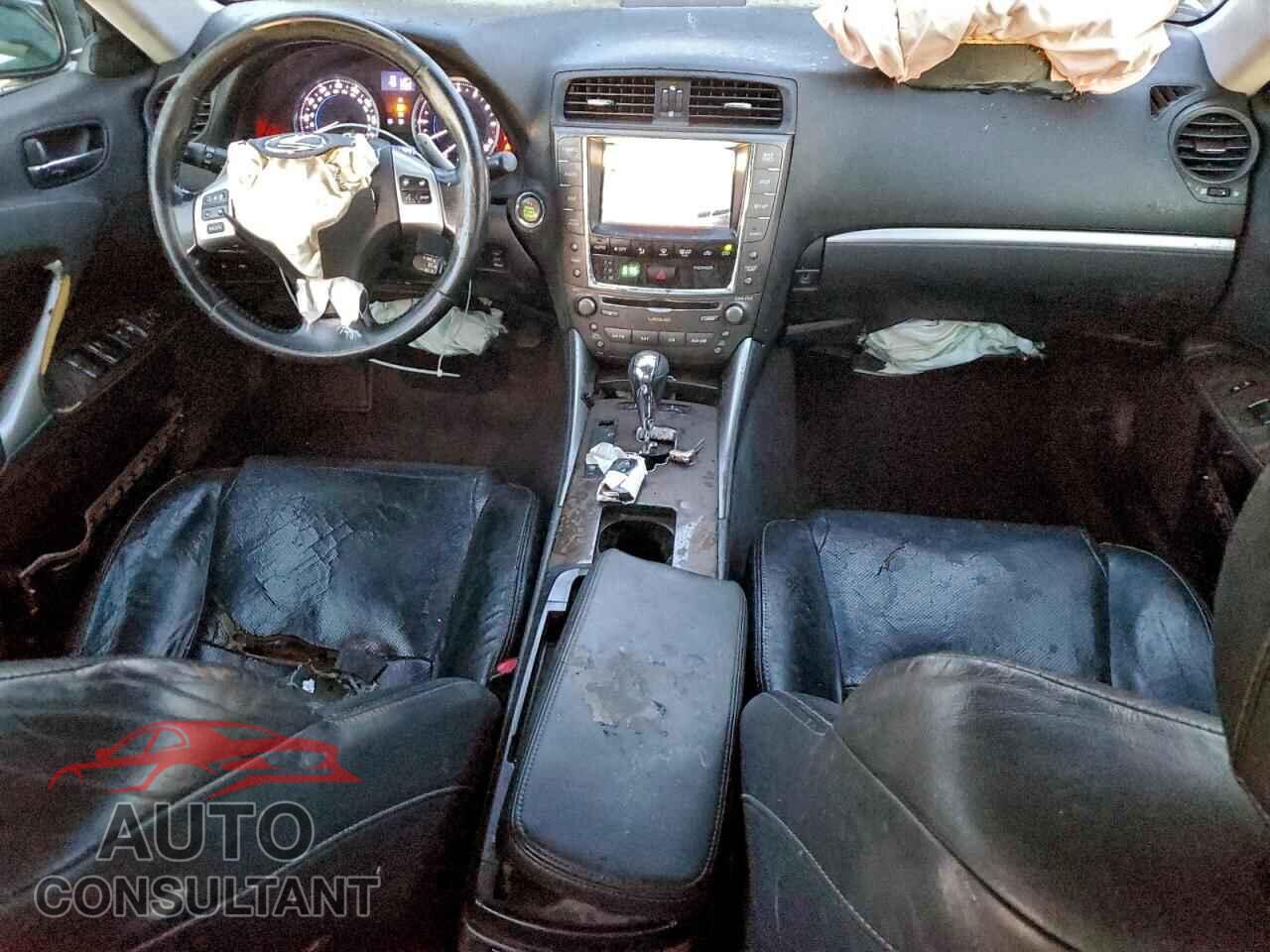 LEXUS IS 2011 - JTHCF5C25B5051794