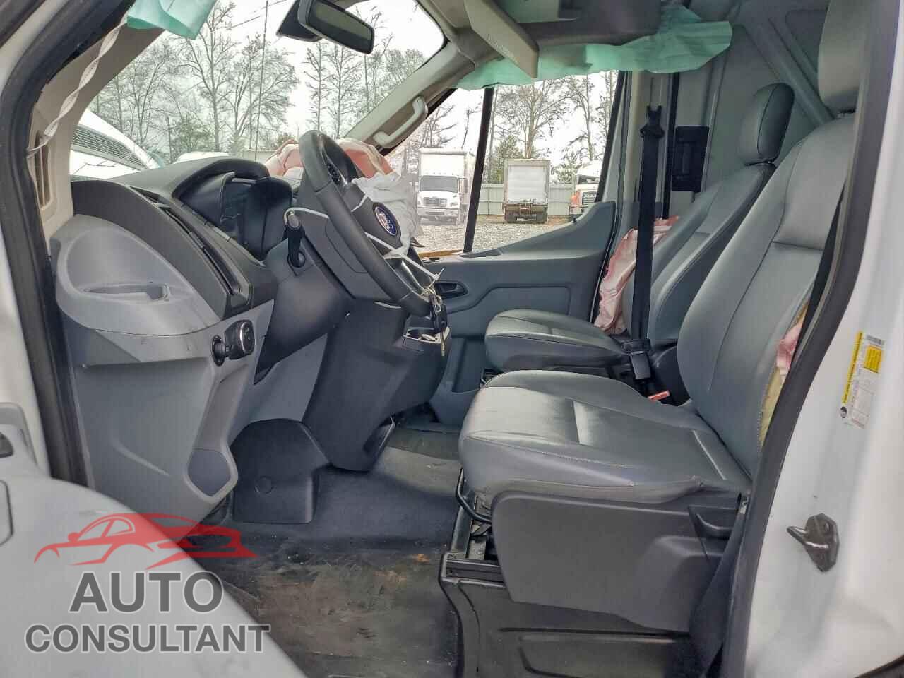 FORD TRANSIT 2019 - 1FTYR2CM8KKA19874