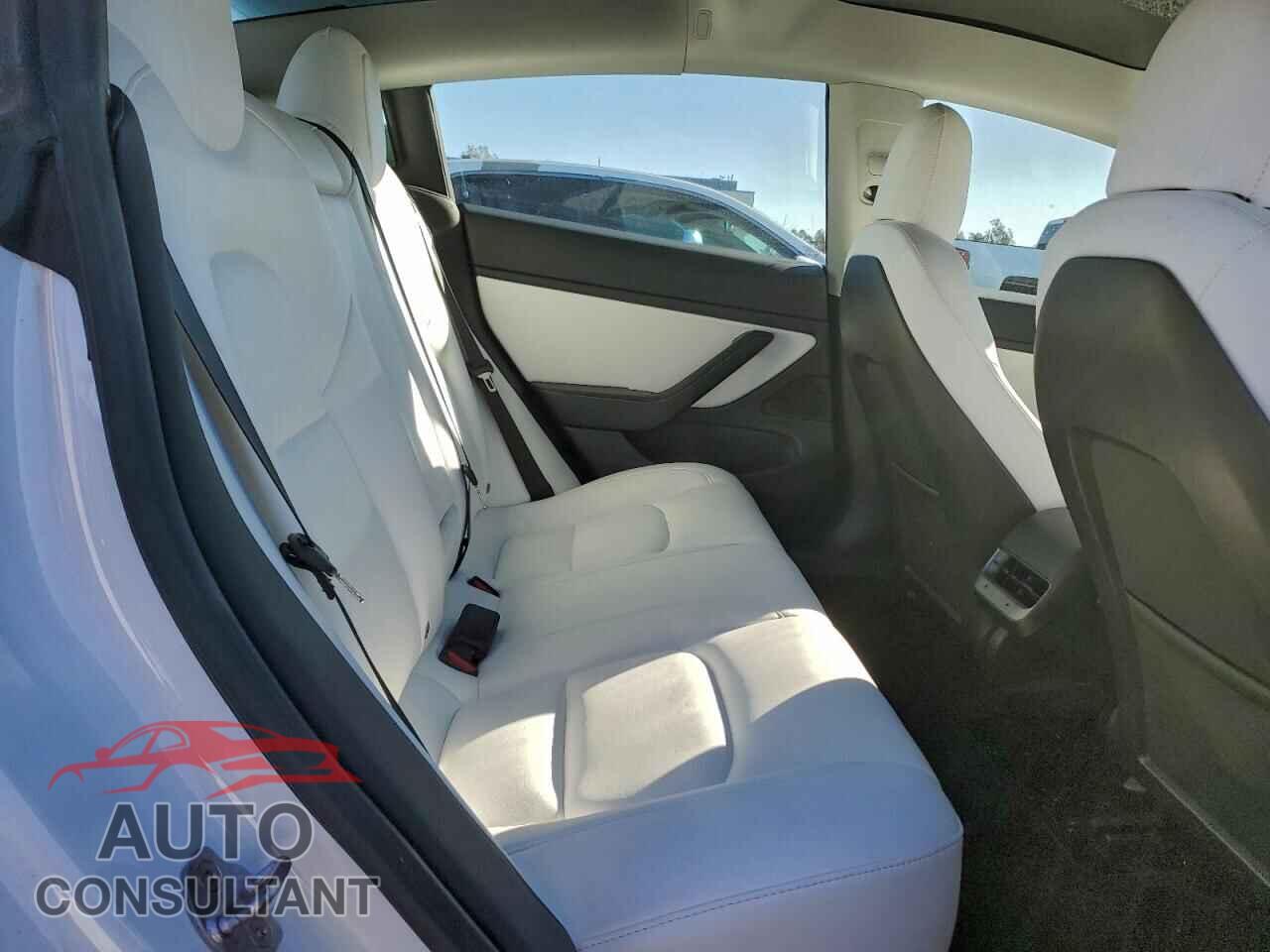 TESLA MODEL 3 2021 - 5YJ3E1EA0MF858825
