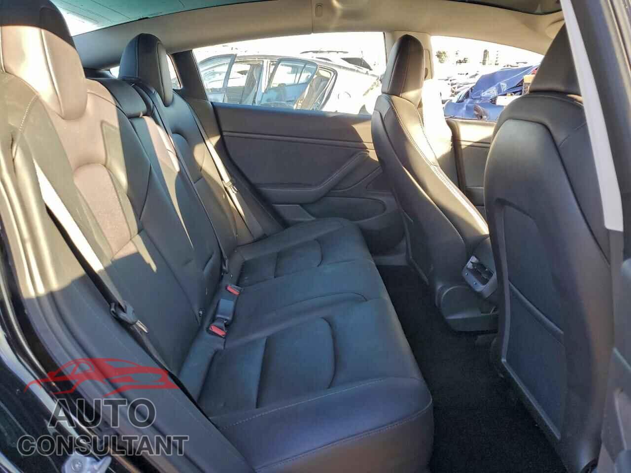 TESLA MODEL 3 2018 - 5YJ3E1EB3JF183668