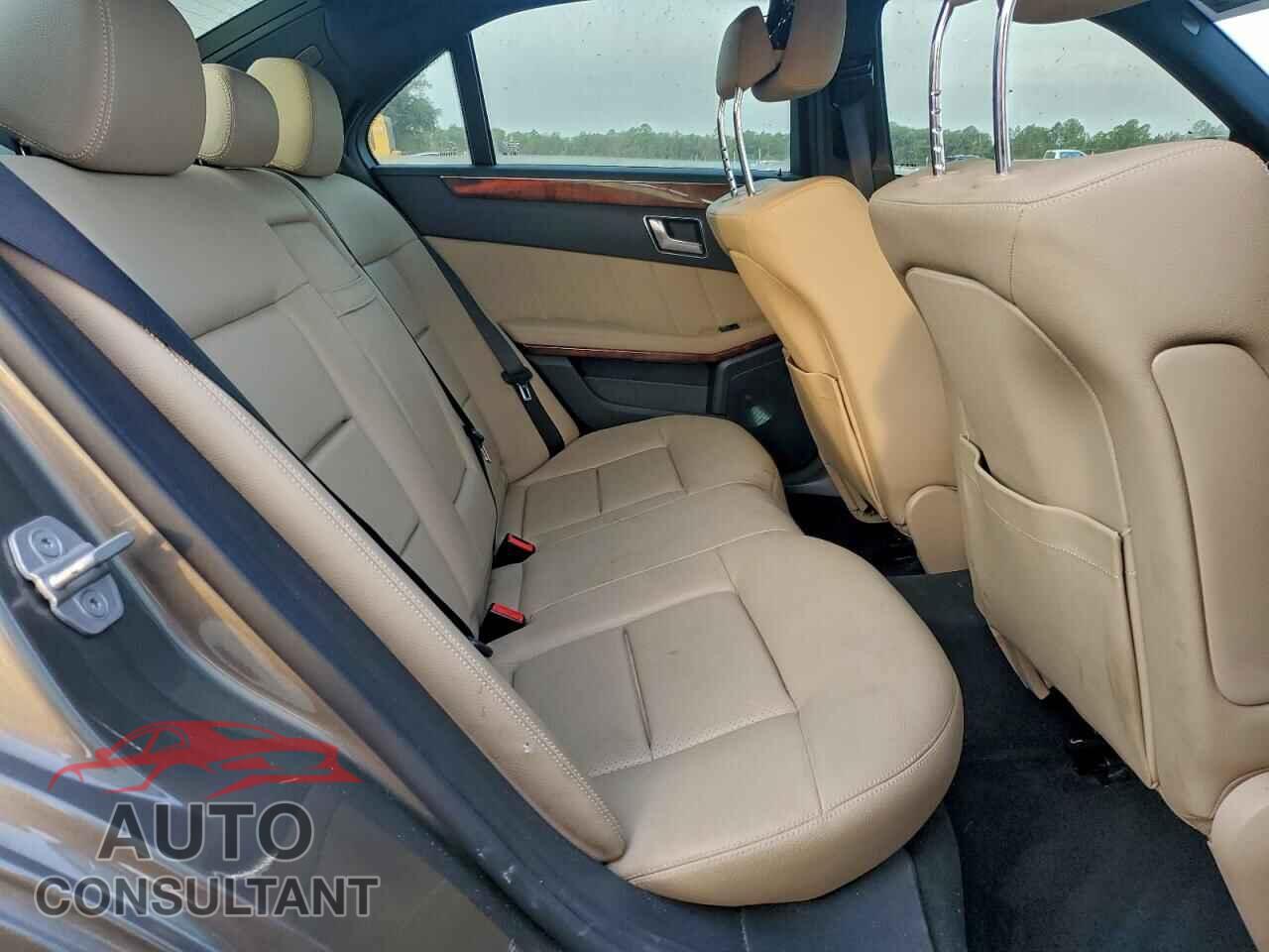 MERCEDES-BENZ E 2012 - WDDHF5KB4CA543692