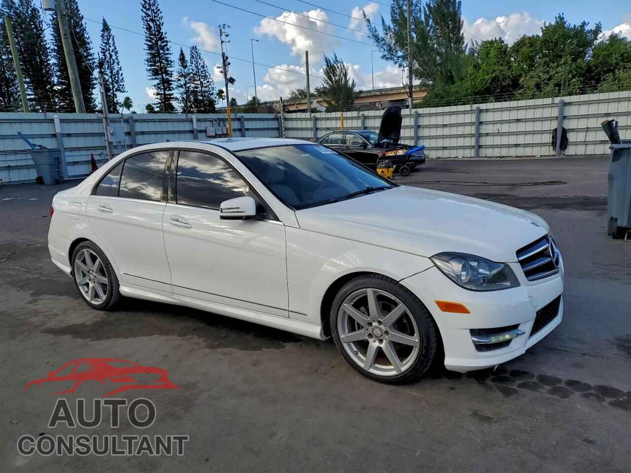 MERCEDES-BENZ C-CLASS 2014 - WDDGF4HB5EA961002