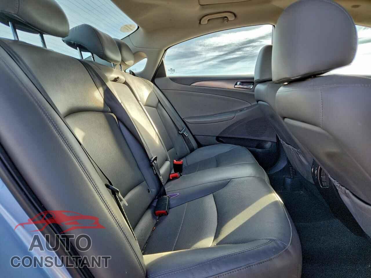 HYUNDAI SONATA 2012 - KMHEC4A41CA056738