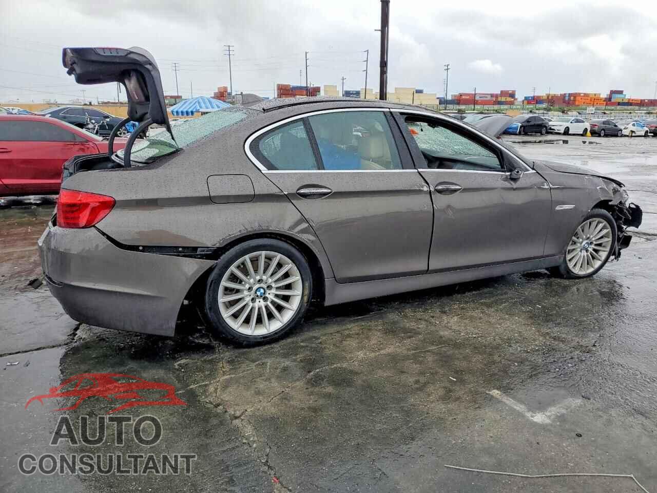 BMW 5 SERIES 2011 - WBAFR7C56BC608006