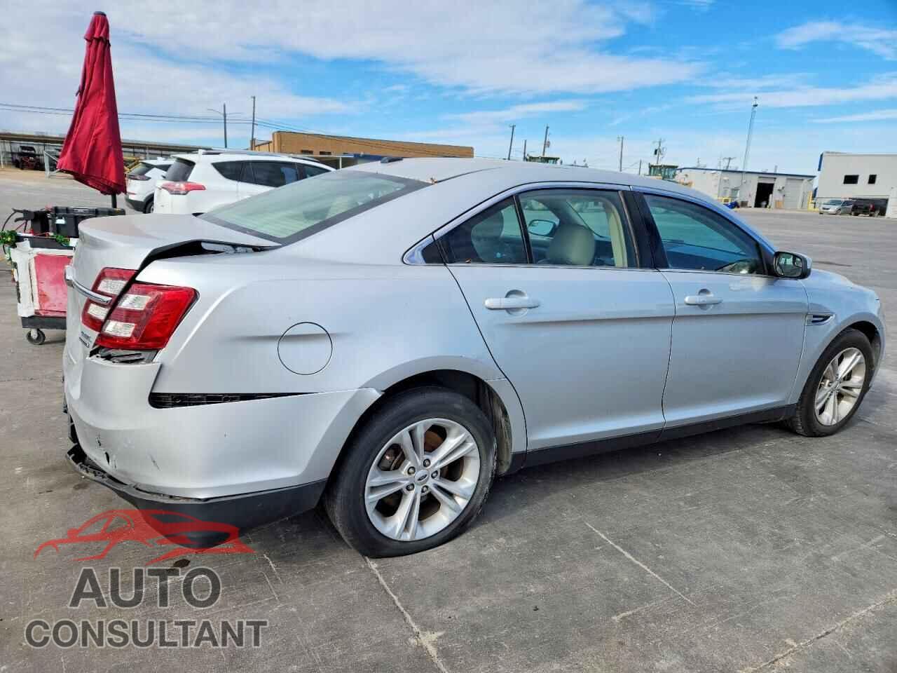 FORD TAURUS 2018 - 1FAHP2E8XJG135154