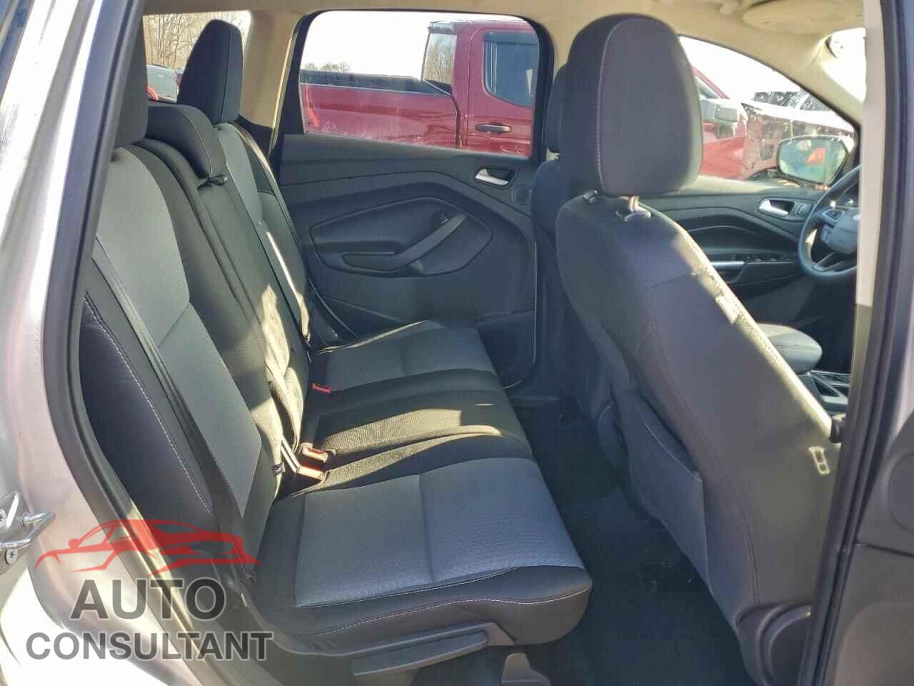 FORD ESCAPE 2017 - 1FMCU9G92HUB76493