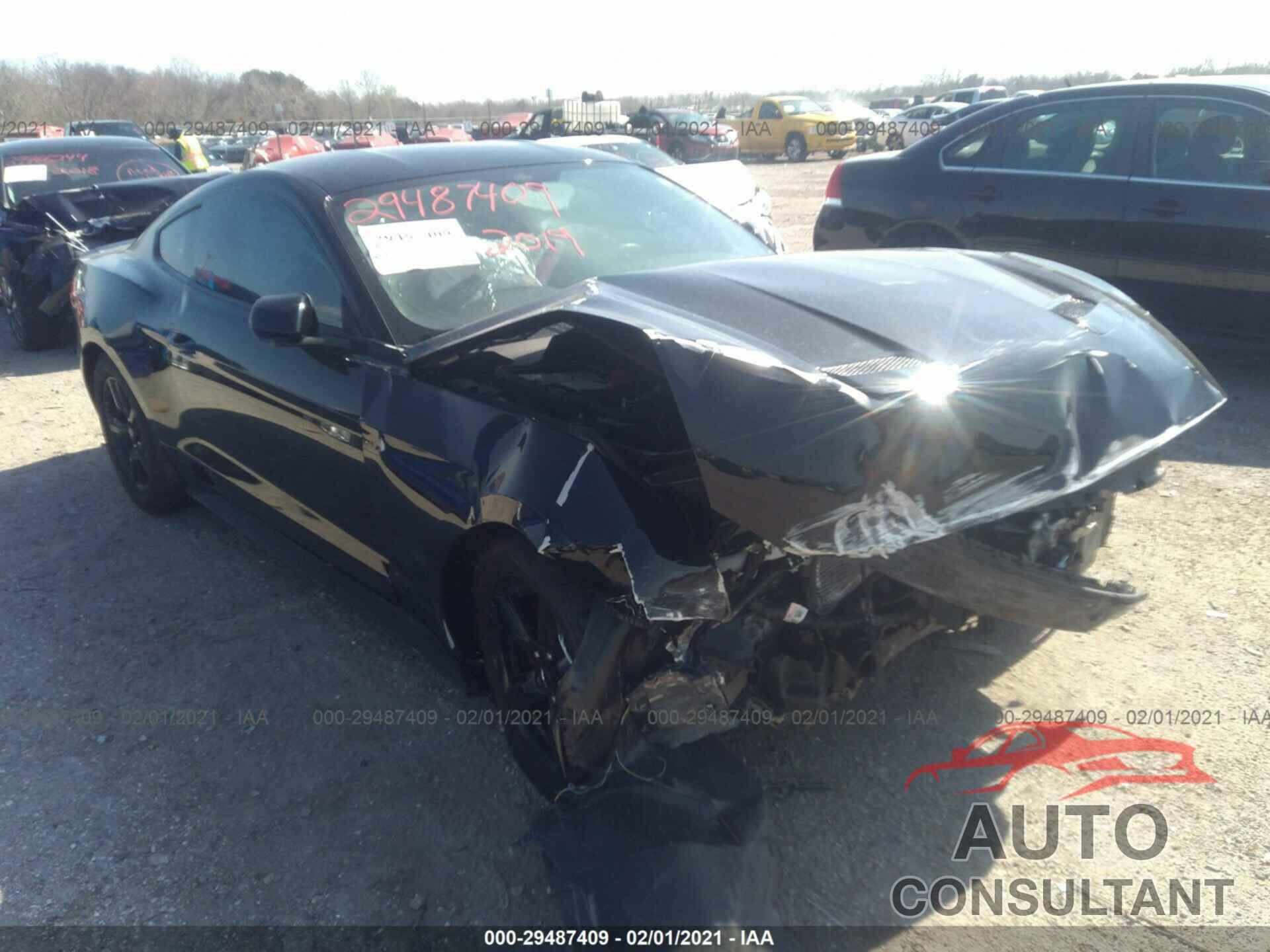FORD MUSTANG 2019 - 1FA6P8TH2K5157112