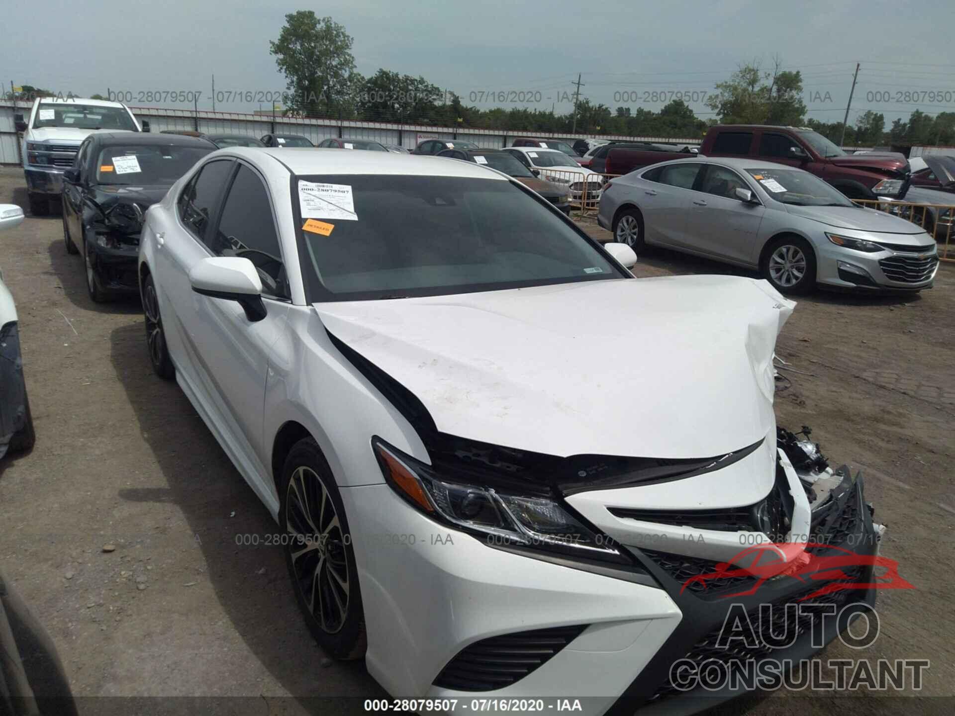TOYOTA CAMRY 2018 - JTNB11HK5J3005238