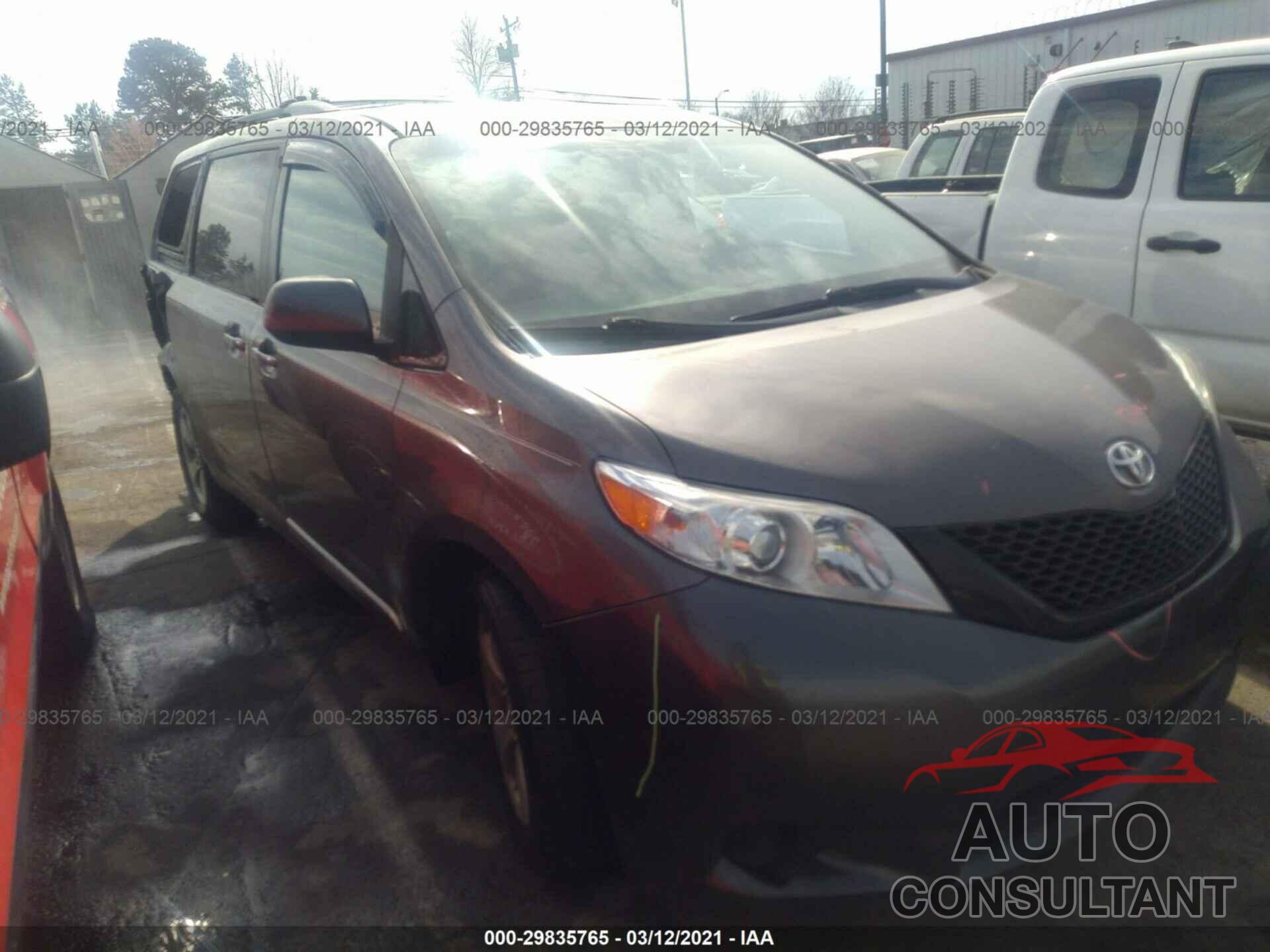 TOYOTA SIENNA 2017 - 5TDKZ3DC7HS797313