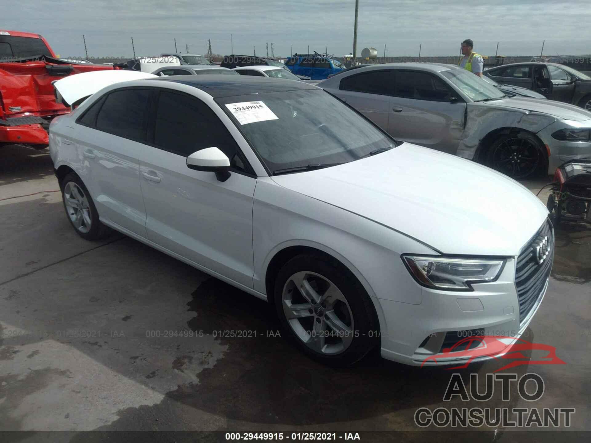 AUDI A3 SEDAN 2018 - WAUAUGFF2J1045172