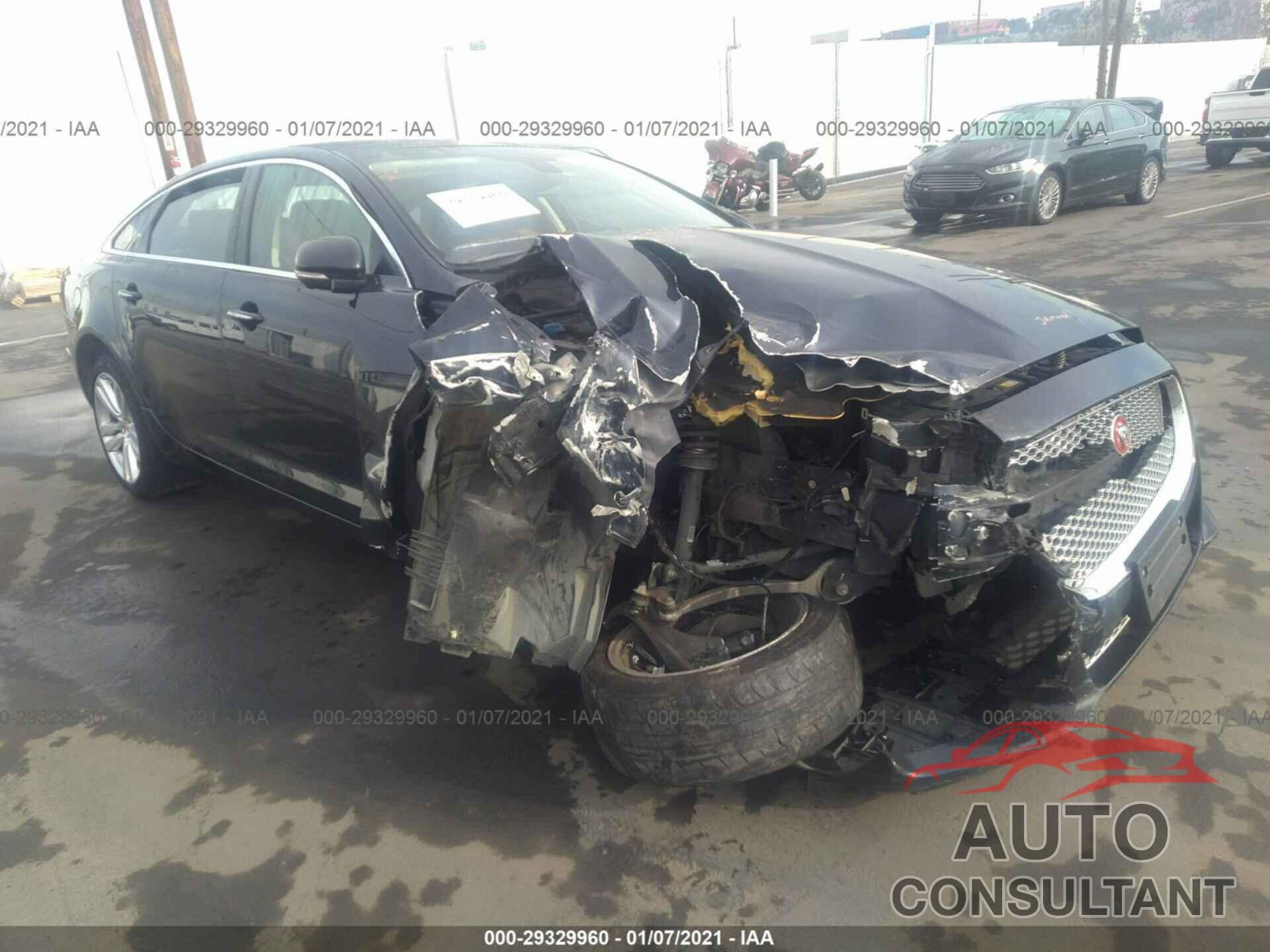JAGUAR XJ 2016 - SAJWA2G77G8V95187