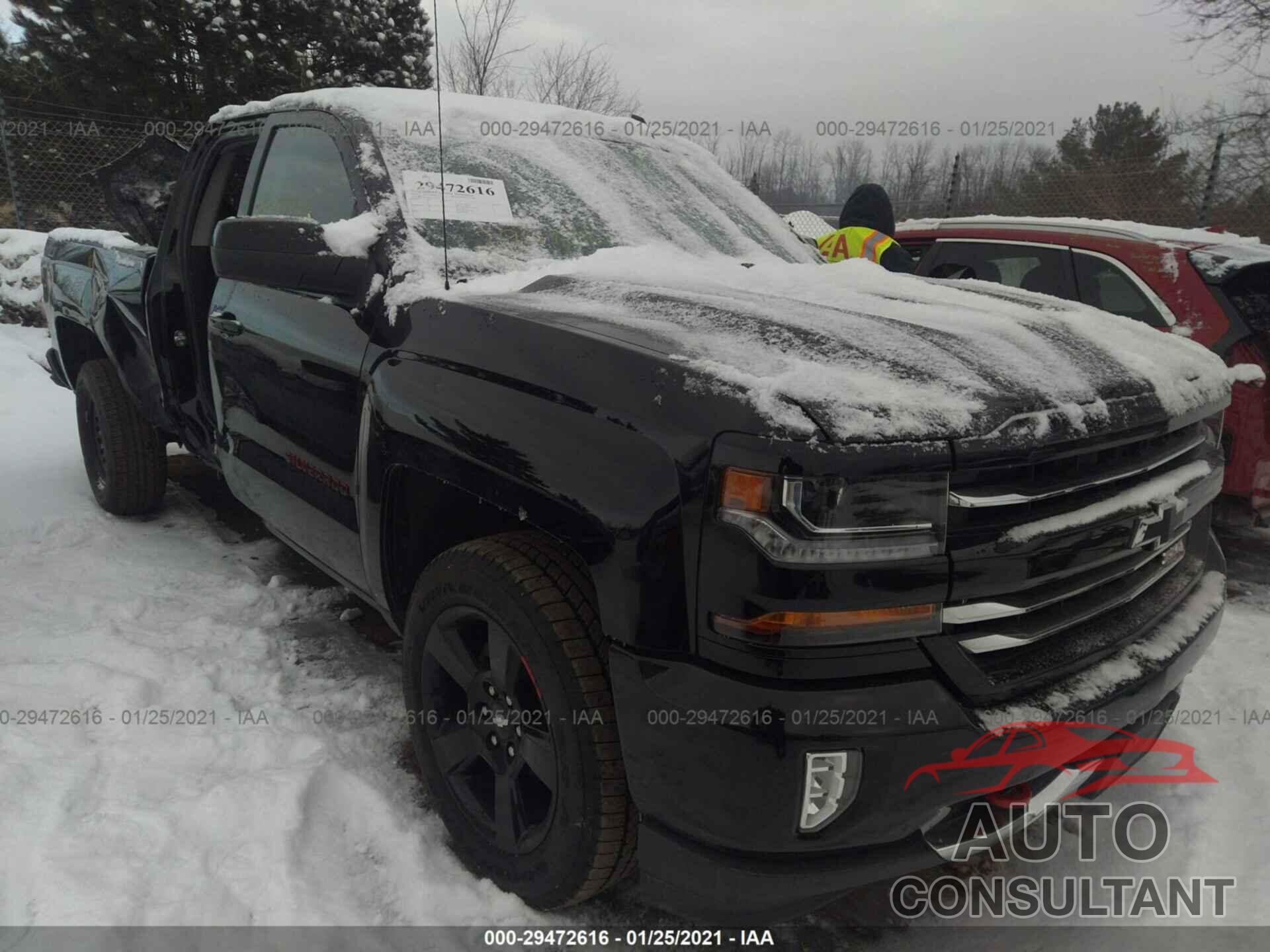 CHEVROLET SILVERADO 1500 2018 - 1GCVKREC3JZ301317