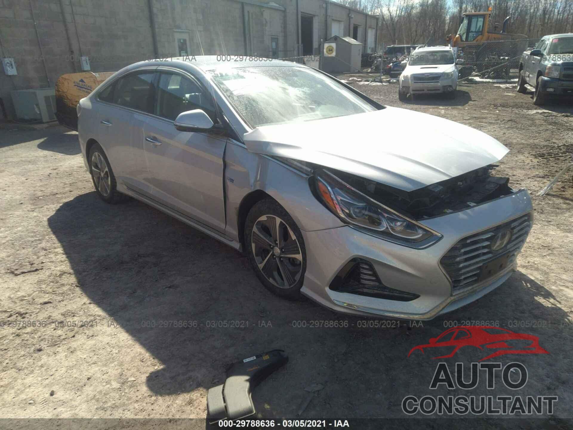 HYUNDAI SONATA HYBRID 2018 - KMHE34L36JA087162