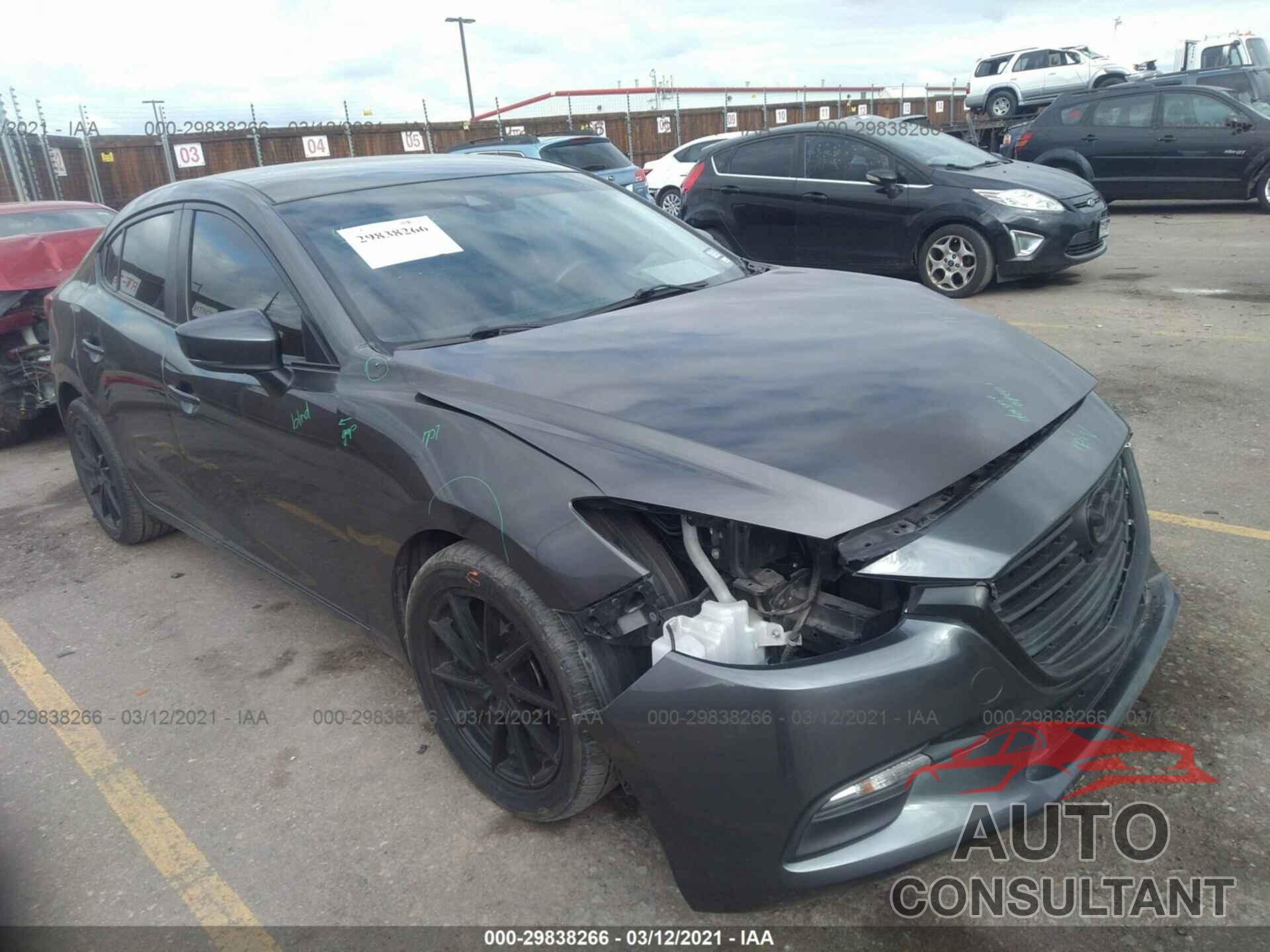 MAZDA MAZDA3 4-DOOR 2018 - 3MZBN1U74JM261148