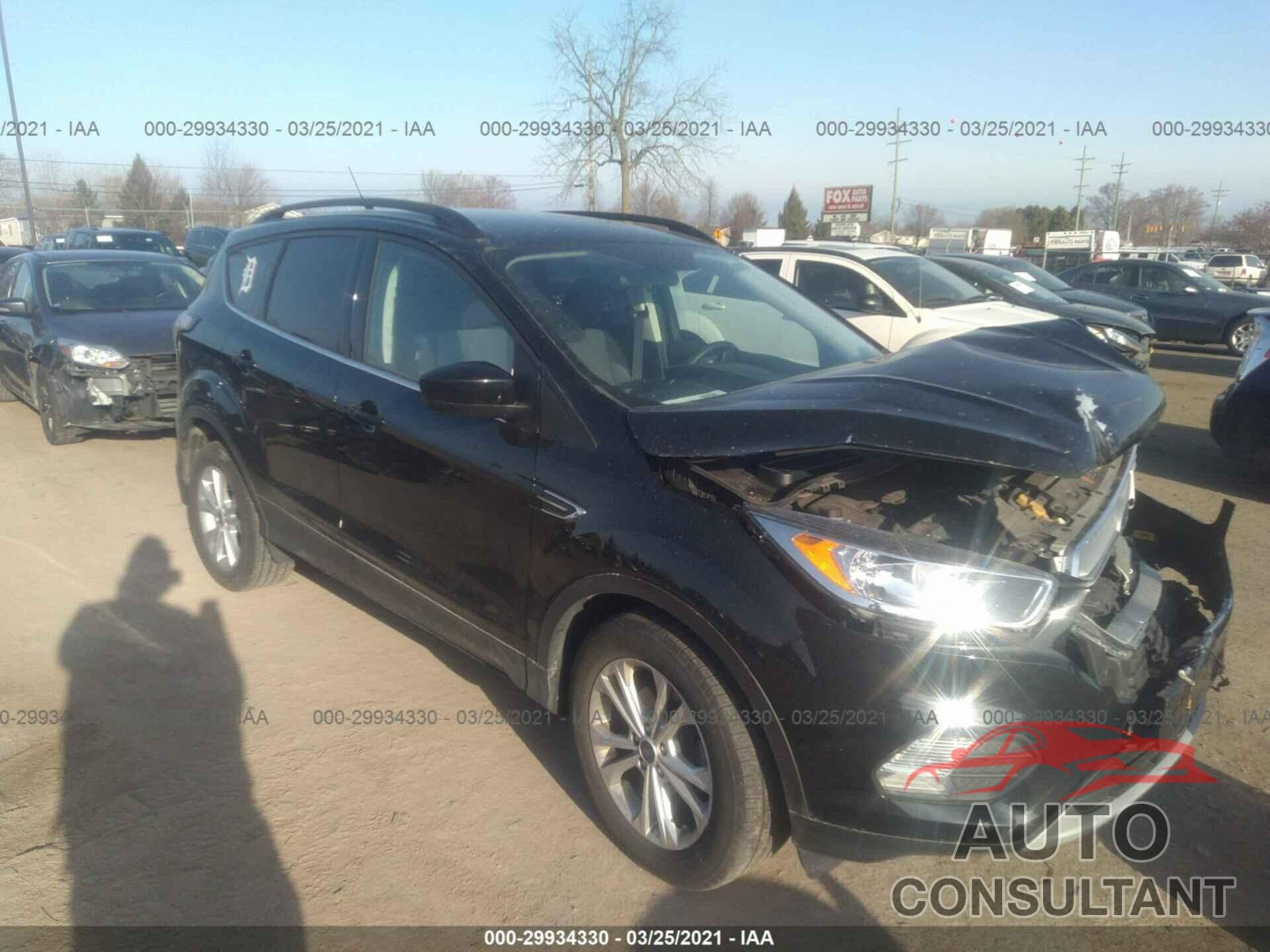 FORD ESCAPE 2018 - 1FMCU0GD5JUD35951