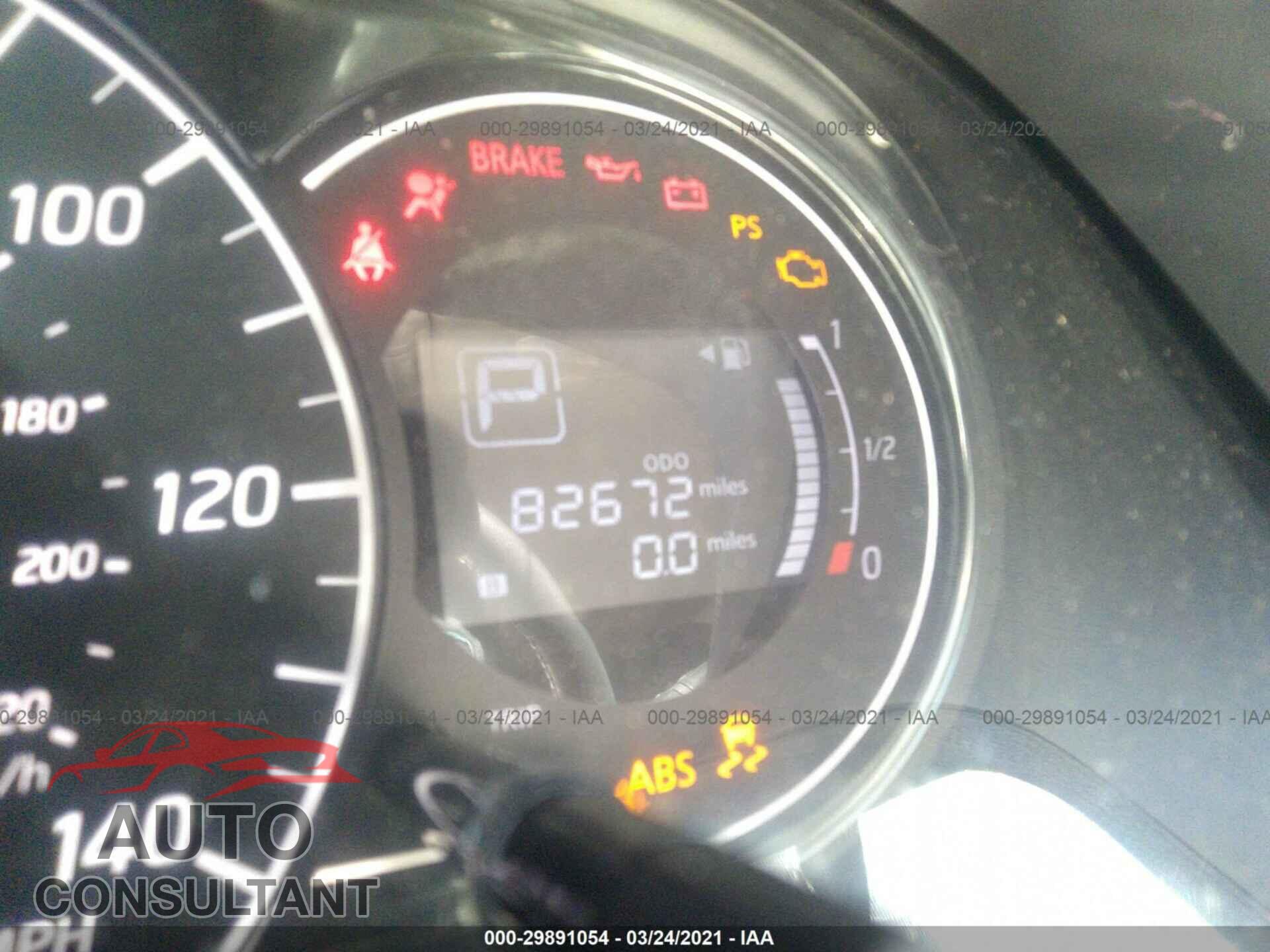 NISSAN VERSA NOTE 2017 - 3N1CE2CP3HL363039